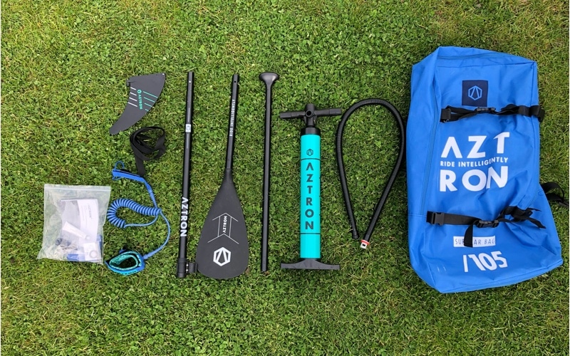 Zubehör des Aztron Urono: Paddel, Pumpe, Leash, Rucksack